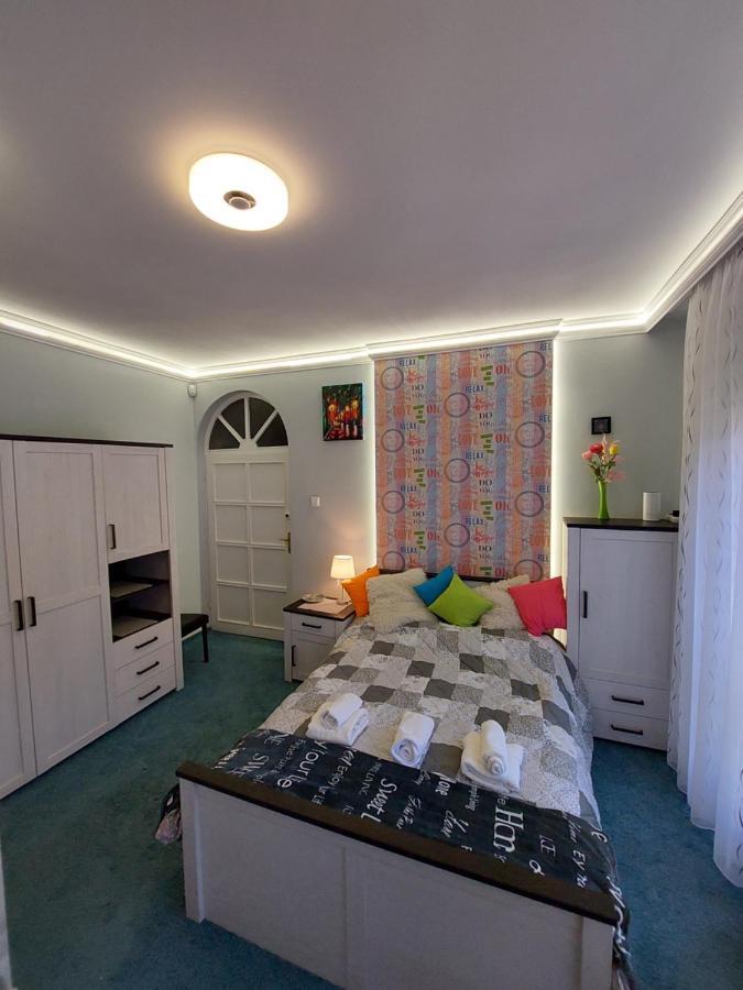 Summer House Emeleti Szoba Debrecen Ngoại thất bức ảnh
