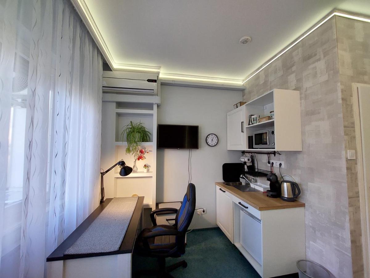 Summer House Emeleti Szoba Debrecen Ngoại thất bức ảnh